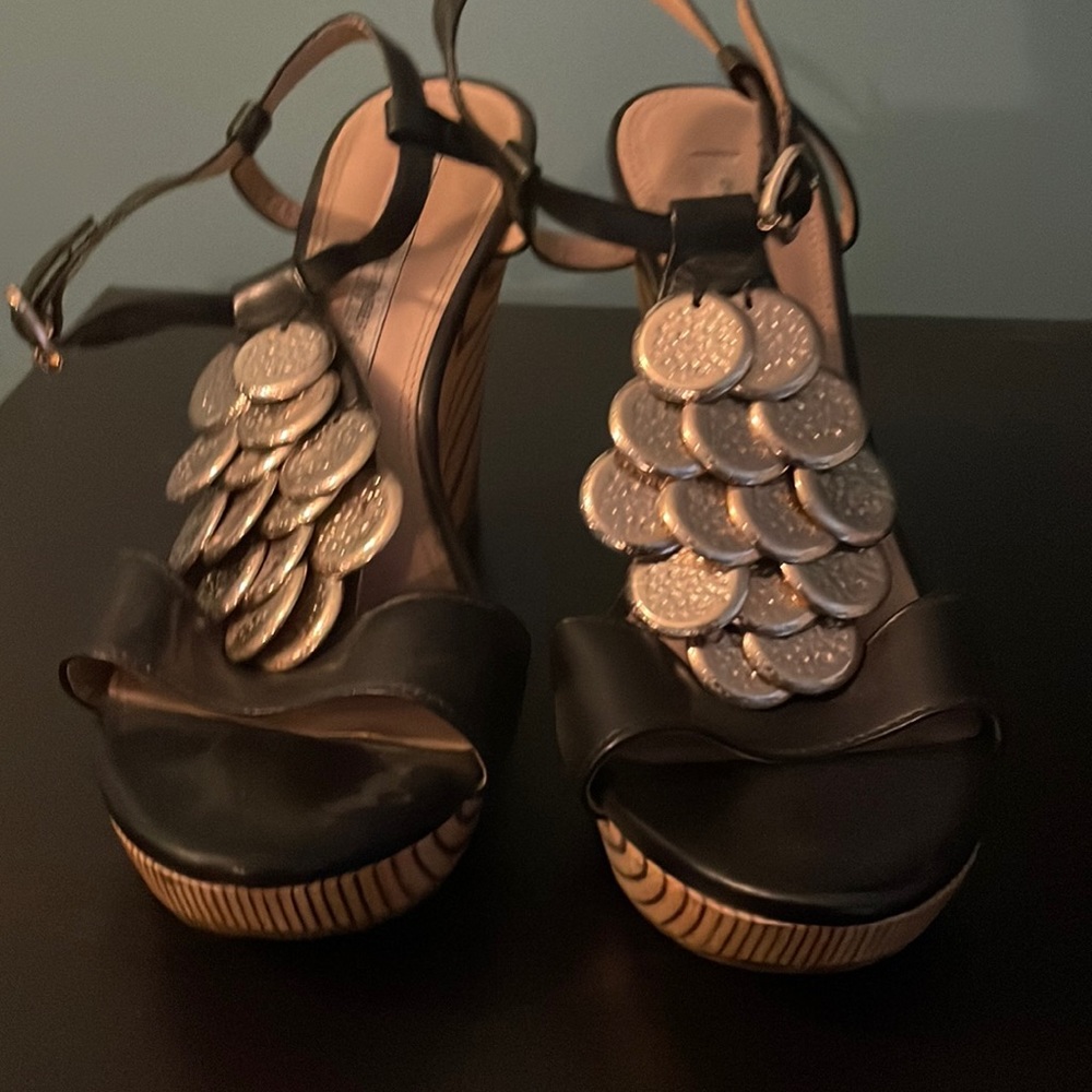 DVF wedges